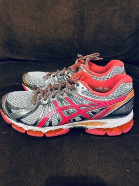 Mint condition Asics GEL Nimbus 15 Silver Grey Salmon Pink Womens 7.5 US 39 EUR